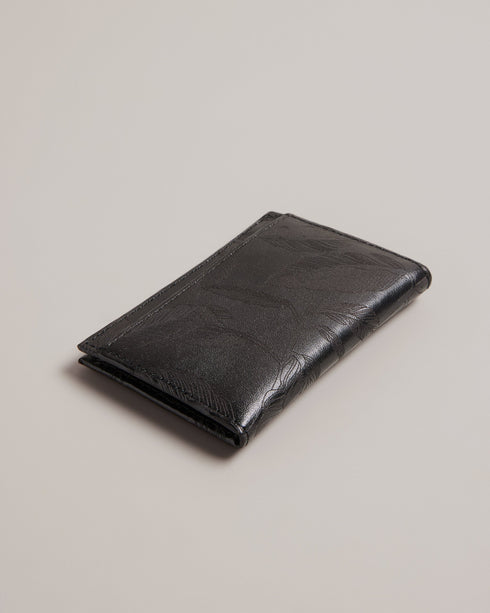 WINCARD-Wallets-Upgrade your accessories with this sleek card holder made from top grain leather. WINCARD features a laser-etched leaf design that adds a touch of nature-inspired elegance. It's got plenty of card slots to stash your cash and is finished with shiny logo hardware. Bifold card holder Top grain leather Logo hardware Laser etched leaf design Card slots Dimensions: 7.5cm x 10cm x 1cm- Ted Baker Romania
